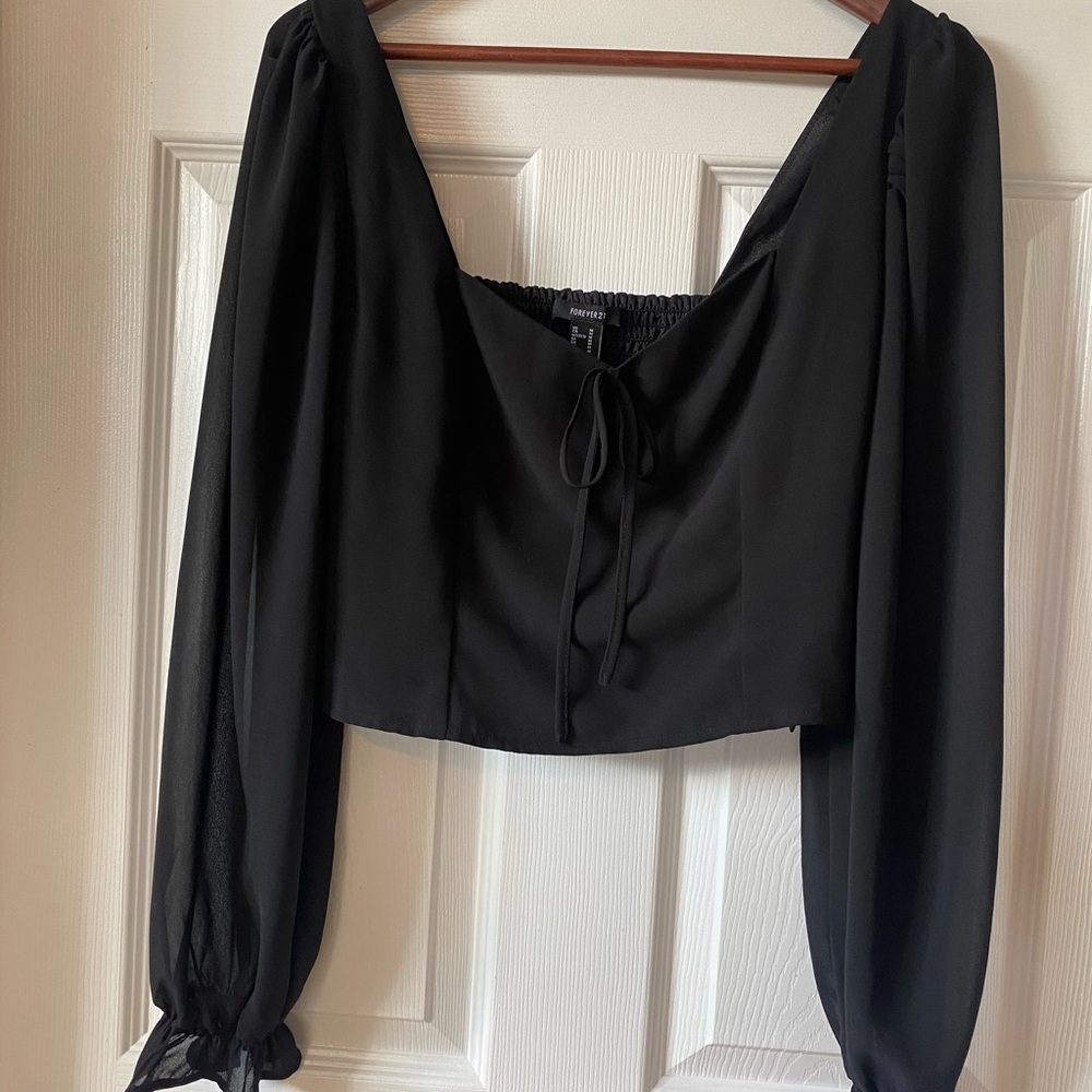 Forever 21 Black Long Sleeve Crop Blouse